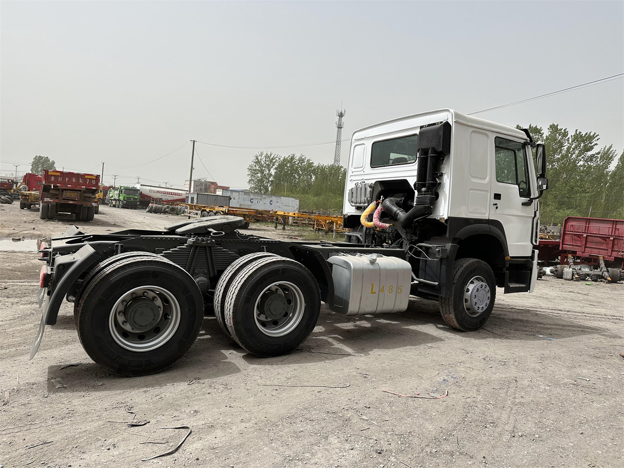 SINOTRUK Howo 371 Truck Head - مقطورة السحب: صورة 2 SINOTRUK Howo 371 Truck Head - مقطورة السحب: صورة 2