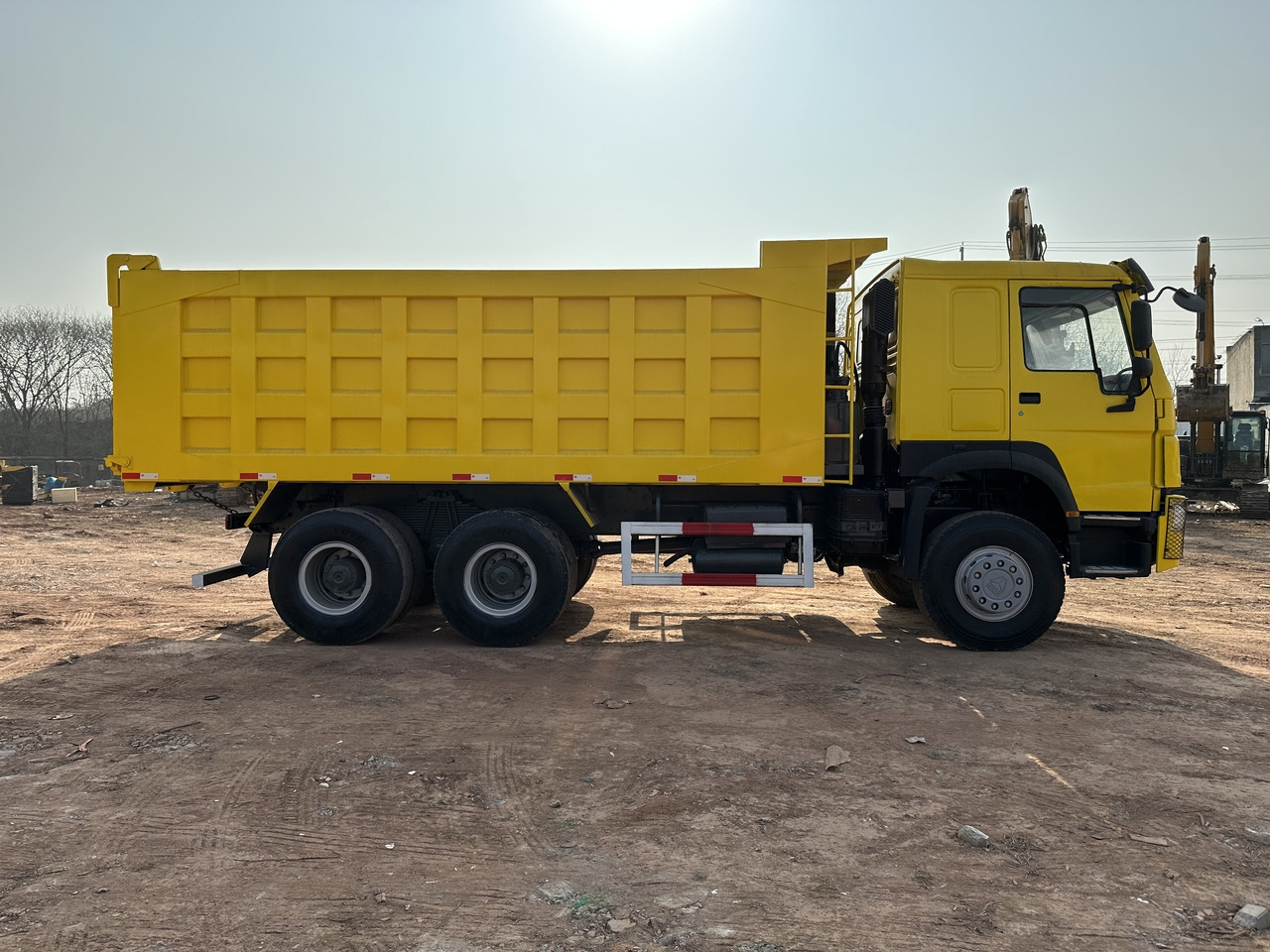 SINOTRUK Howo 6x4 Dump truck 371hp - شاحنة قلاب: صورة 4 SINOTRUK Howo 6x4 Dump truck 371hp - شاحنة قلاب: صورة 4