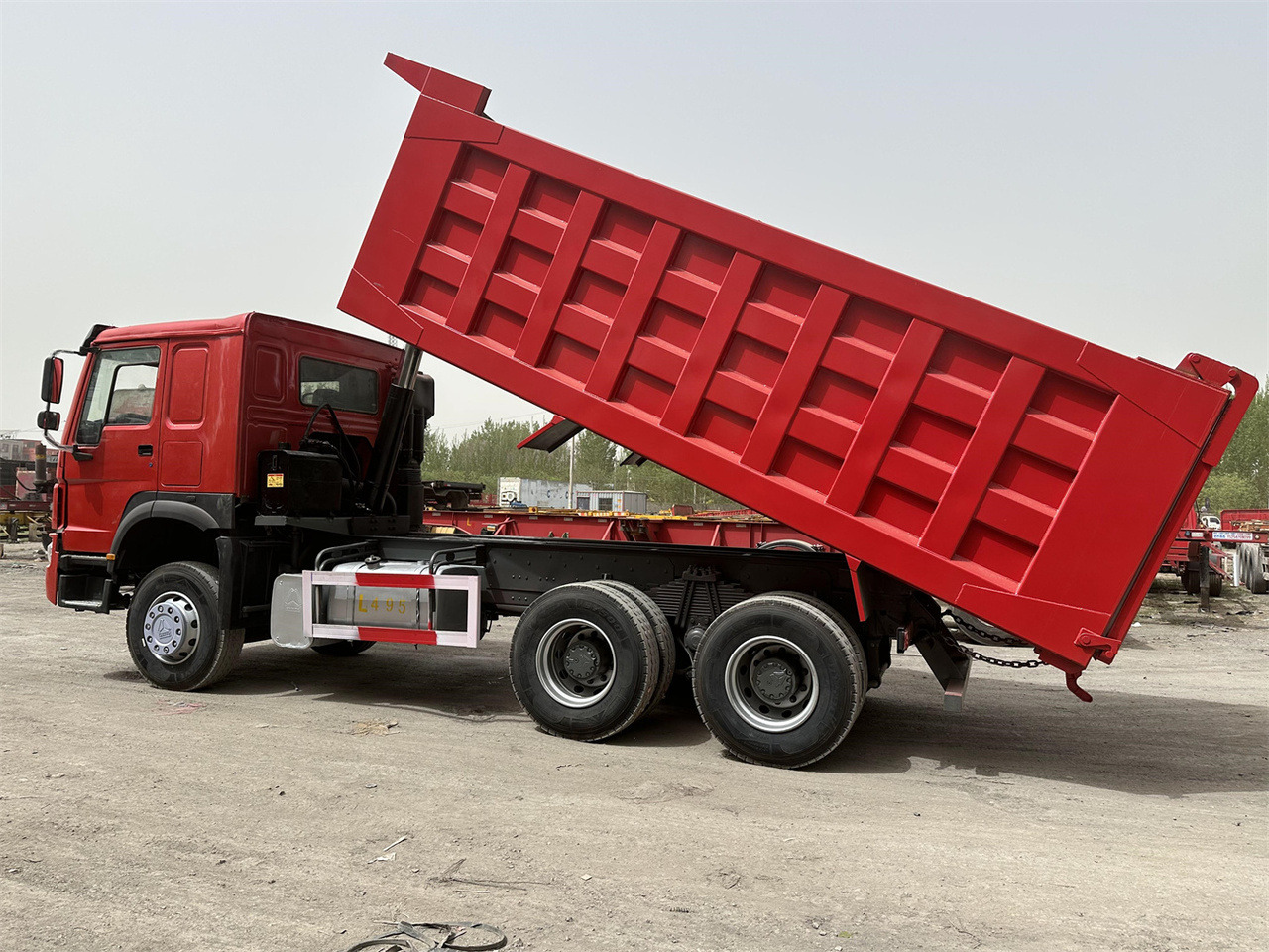 SINOTRUK Howo Dump truck 371 - شاحنة قلاب: صورة 4 SINOTRUK Howo Dump truck 371 - شاحنة قلاب: صورة 4
