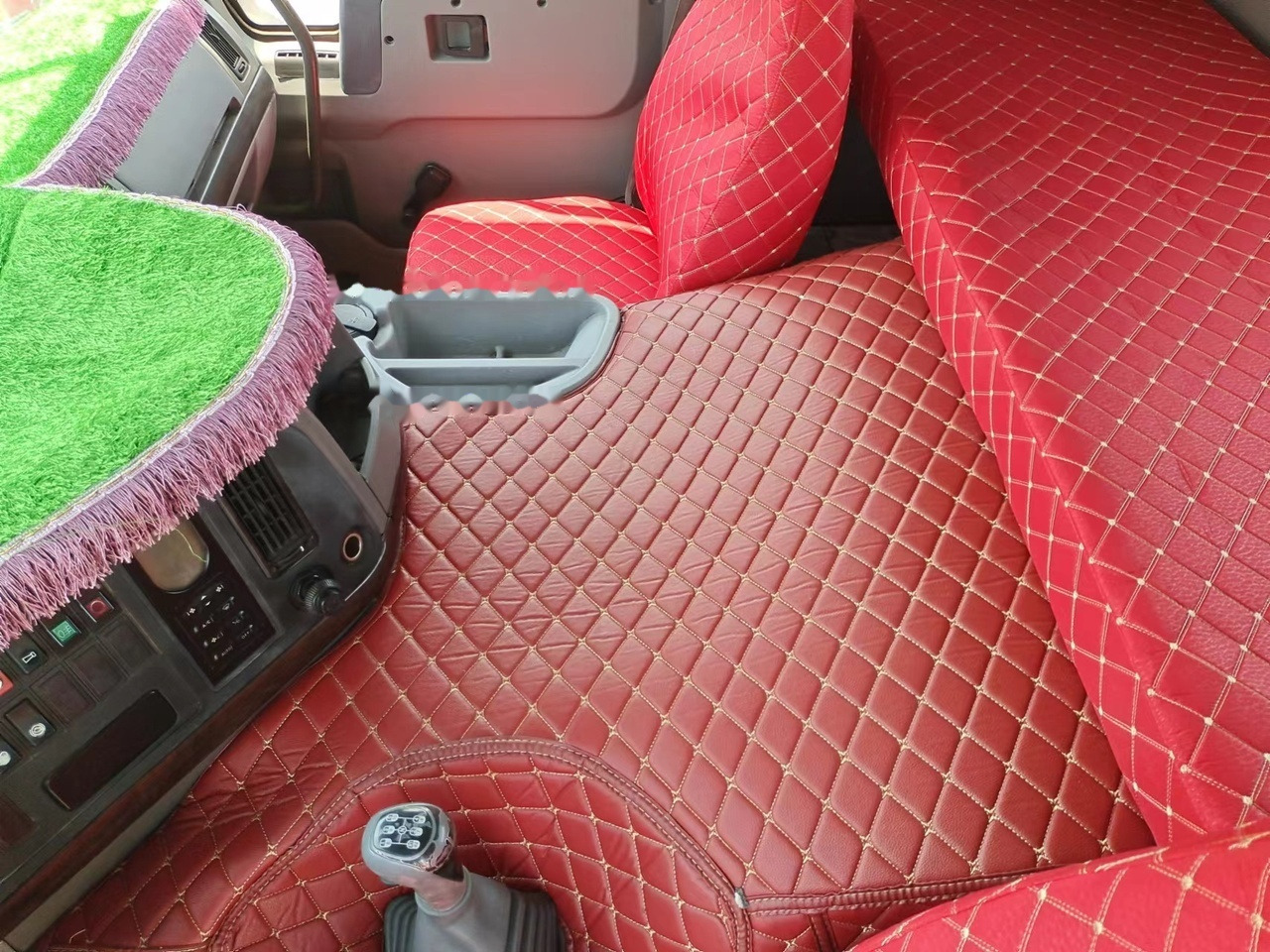 SINOTRUK Howo tractor unit 420hp - رأس تريلا: صورة 5 SINOTRUK Howo tractor unit 420hp - رأس تريلا: صورة 5