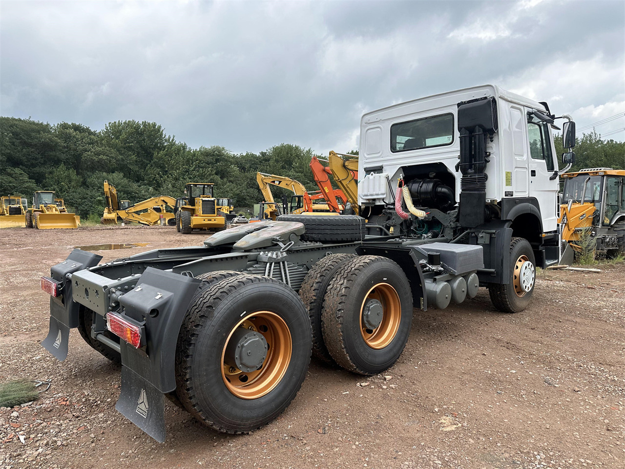 SINOTRUK Howo tractor unit 420hp - رأس تريلا: صورة 4 SINOTRUK Howo tractor unit 420hp - رأس تريلا: صورة 4