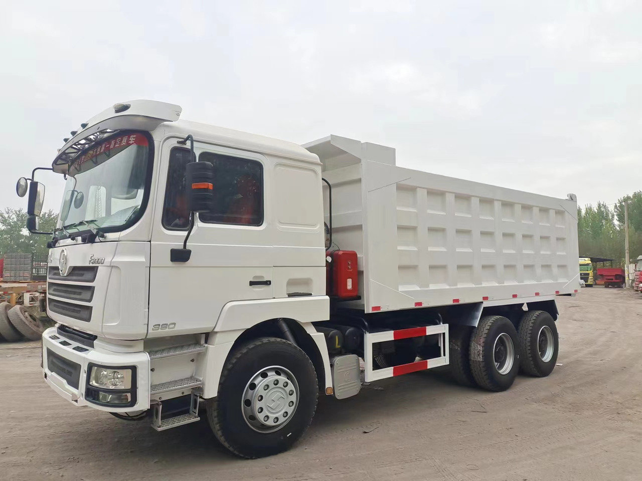 Shacman F3000 Dump Truck - شاحنة قلاب: صورة 1 Shacman F3000 Dump Truck - شاحنة قلاب: صورة 1