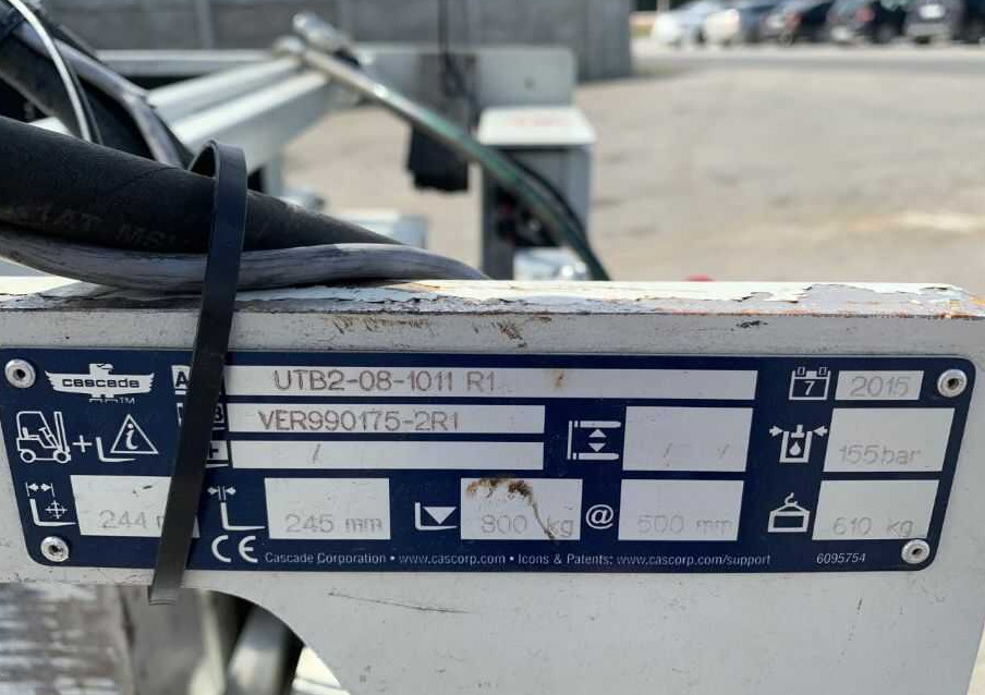 Cascade UTB2-08-1011 R1, Kartonklammer - مشبك - معدات المناولة: صورة 1 Cascade UTB2-08-1011 R1, Kartonklammer - مشبك - معدات المناولة: صورة 1