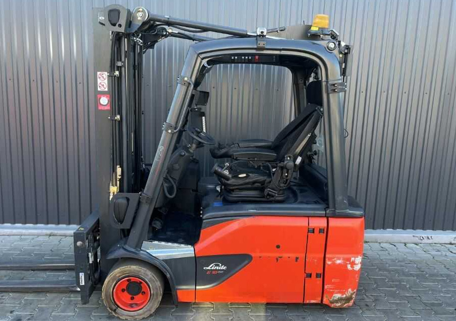 Linde E18L-02 - رافعة شوكية كهربائية: صورة 2 Linde E18L-02 - رافعة شوكية كهربائية: صورة 2
