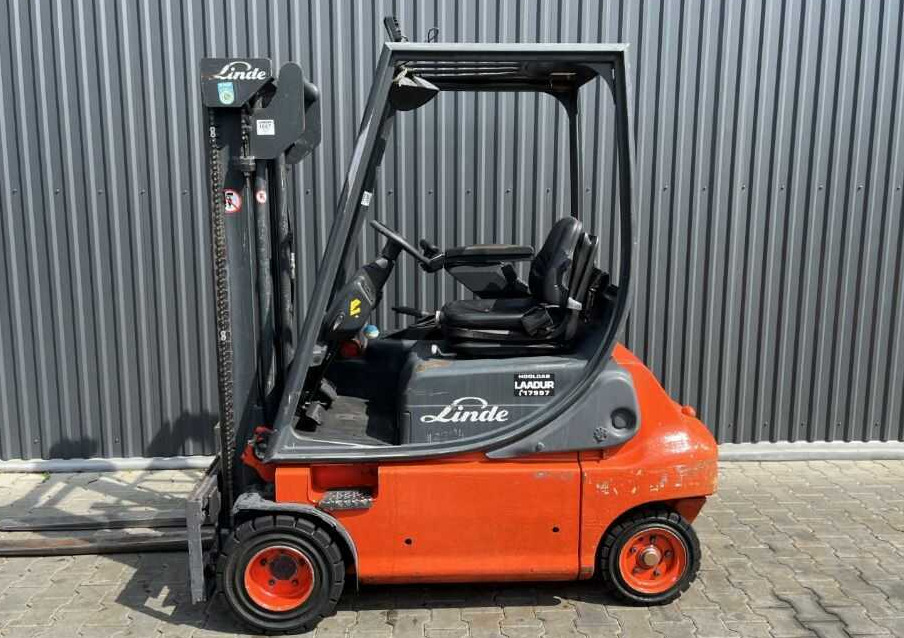 Linde E20P-02 - رافعة شوكية كهربائية: صورة 2 Linde E20P-02 - رافعة شوكية كهربائية: صورة 2