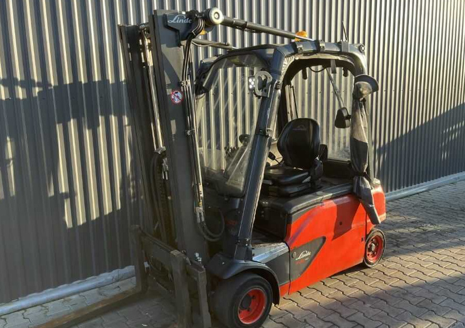 Linde E20PL-02 - رافعة شوكية كهربائية: صورة 1 Linde E20PL-02 - رافعة شوكية كهربائية: صورة 1