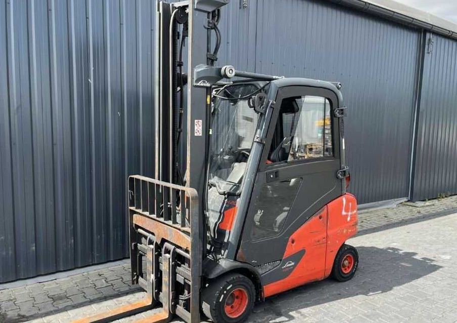 Linde H20T-01 - رافعة شوكية تعمل بالغاز: صورة 1 Linde H20T-01 - رافعة شوكية تعمل بالغاز: صورة 1