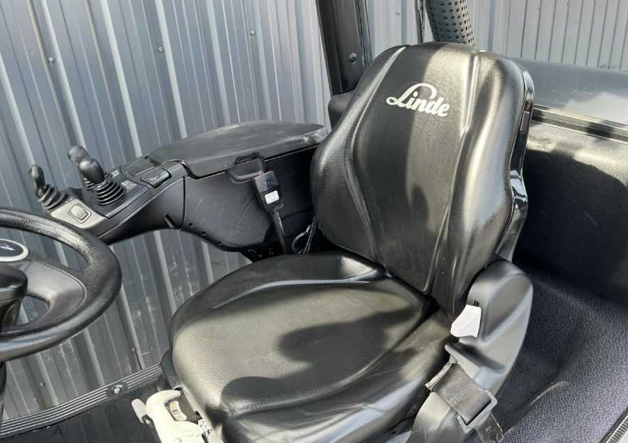 رافعة شوكية تعمل بالغاز Linde H25T-02: صورة 7