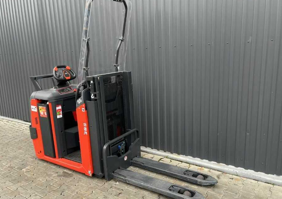 Linde N20CD - ناقل الحمولات الشوكي: صورة 3 Linde N20CD - ناقل الحمولات الشوكي: صورة 3