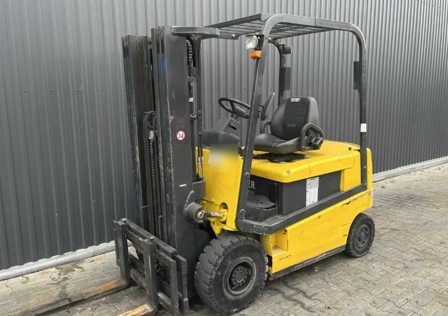 Nissan Q02L25CU - رافعة شوكية كهربائية: صورة 1 Nissan Q02L25CU - رافعة شوكية كهربائية: صورة 1