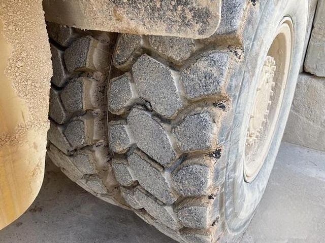 شاحنة قلاب التعدين Caterpillar 771D: صورة 13