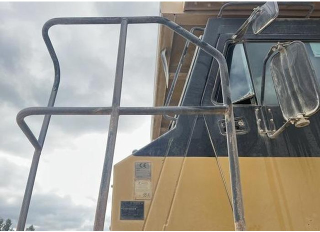 شاحنة قلاب التعدين Caterpillar 771D: صورة 11