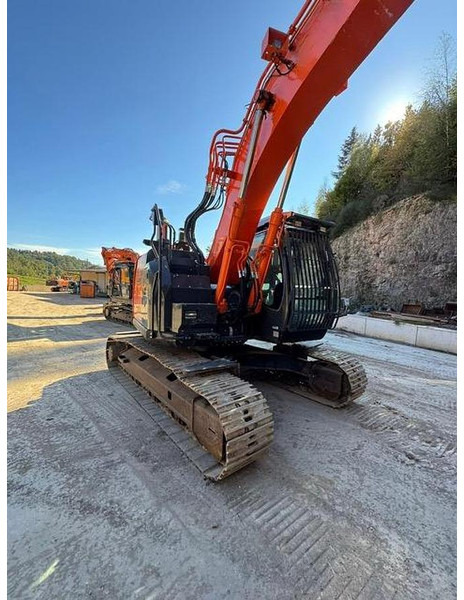 Hitachi ZX225USLC-6 - حفّار: صورة 5 Hitachi ZX225USLC-6 - حفّار: صورة 5
