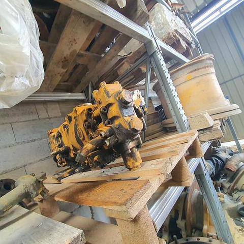 Liebherr 922 - قطع الغيار: صورة 3 Liebherr 922 - قطع الغيار: صورة 3
