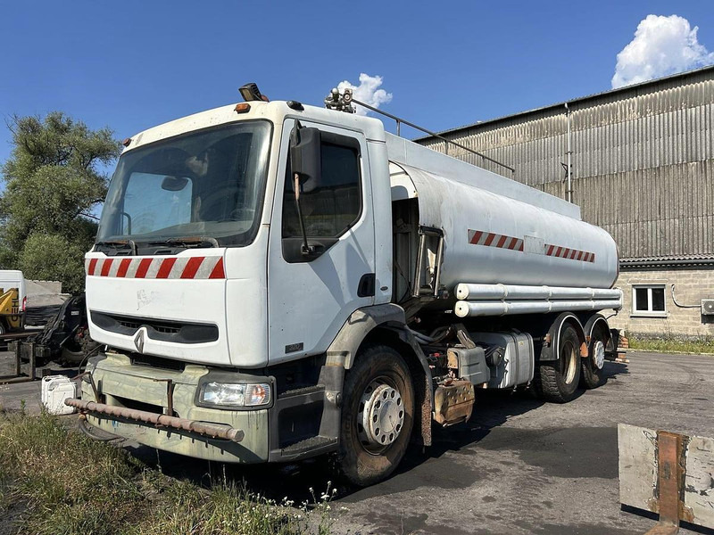 Renault 320 - شاحنة صهريج: صورة 1 Renault 320 - شاحنة صهريج: صورة 1