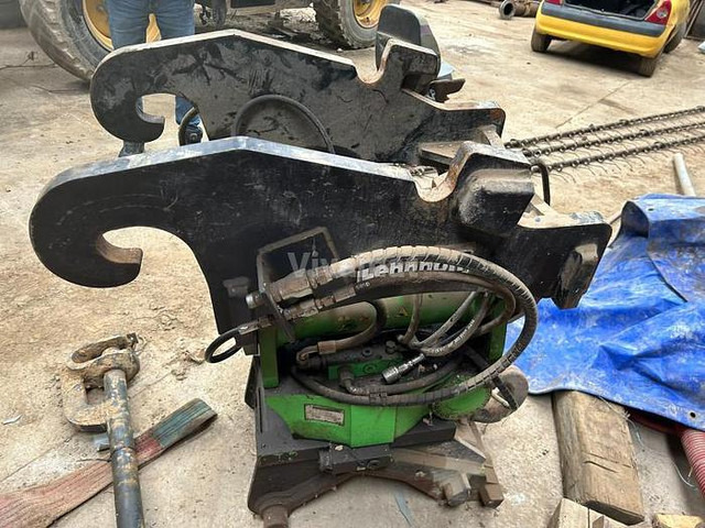 TILT ROTATOR TR150 - آلات الإنشاء: صورة 2 TILT ROTATOR TR150 - آلات الإنشاء: صورة 2