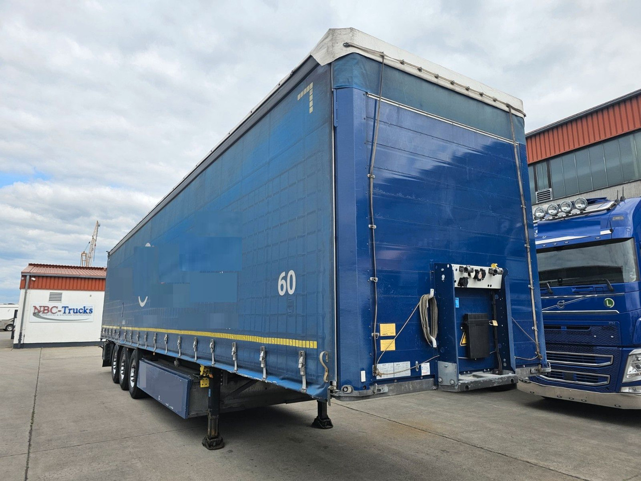 Schmitz Cargobull SCB 53T * PR. PL.*1x LIFT*SEITENPLANEN*2xVORHAND - نصف مقطورة بستائر جانبية: صورة 4 Schmitz Cargobull SCB 53T * PR. PL.*1x LIFT*SEITENPLANEN*2xVORHAND - نصف مقطورة بستائر جانبية: صورة 4