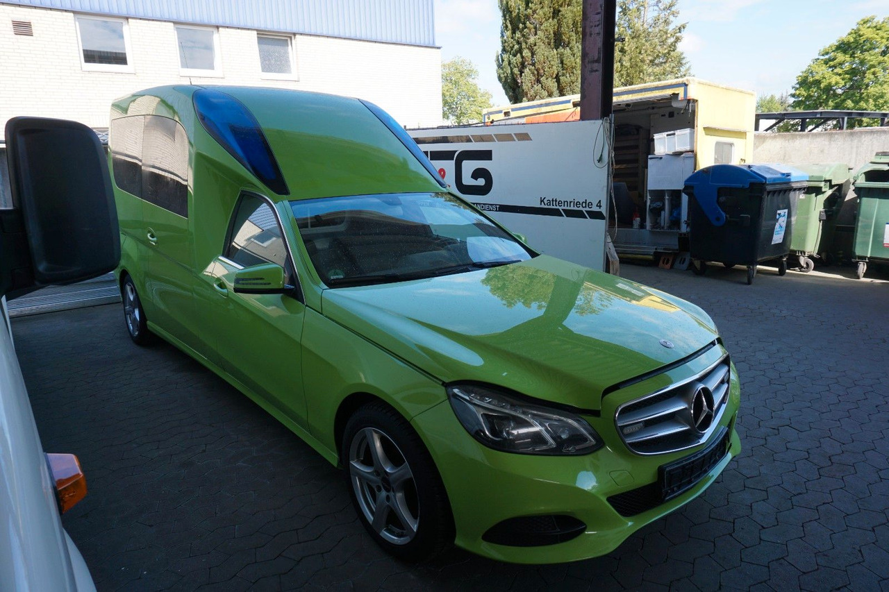 Mercedes-Benz E 300 Binz VF212 KTW - سيارة إسعاف: صورة 1 Mercedes-Benz E 300 Binz VF212 KTW - سيارة إسعاف: صورة 1