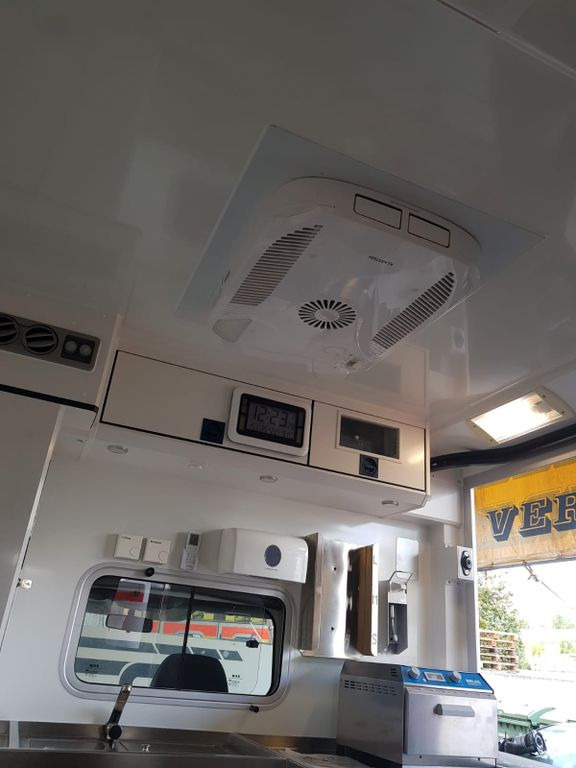 سيارة إسعاف Mercedes-Benz RTW / Tierrettung / Tierarzt / OP Mercedes-Benz RTW / Tierrettung / Tierarzt / OP: صورة 6