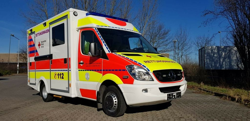 Mercedes-Benz Sprinter 516 // 1 J Garantie // - سيارة إسعاف: صورة 2 Mercedes-Benz Sprinter 516 // 1 J Garantie // - سيارة إسعاف: صورة 2