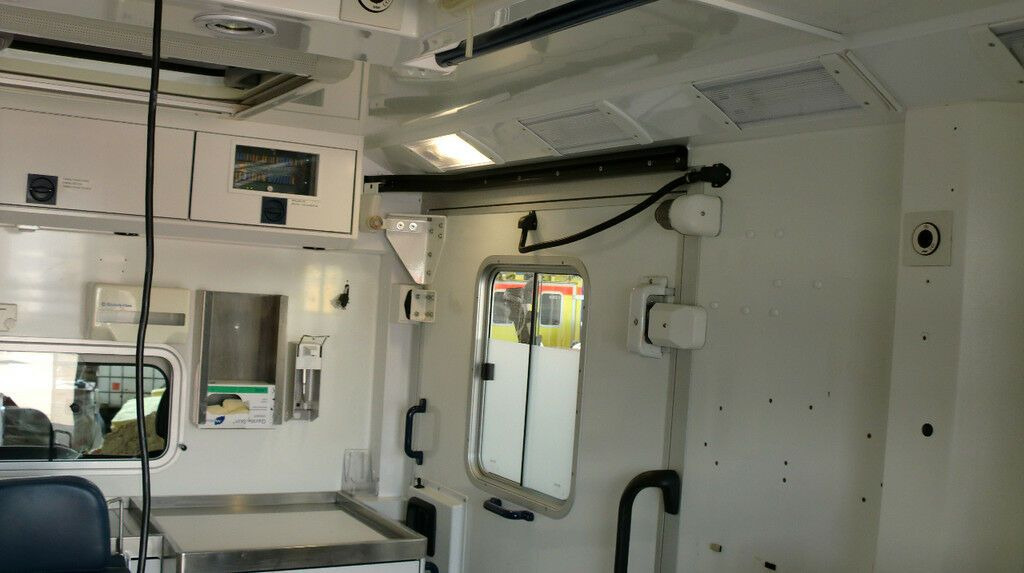 Mercedes-Benz Sprinter 516 CDI 4x4 WAS Koffer // Garantie // Mercedes-Benz Sprinter 516 CDI 4x4 WAS Koffer // Garantie // - سيارة إسعاف: صورة 4 Mercedes-Benz Sprinter 516 CDI 4x4 WAS Koffer // Garantie // Mercedes-Benz Sprinter 516 CDI 4x4 WAS Koffer // Garantie // - سيارة إسعاف: صورة 4