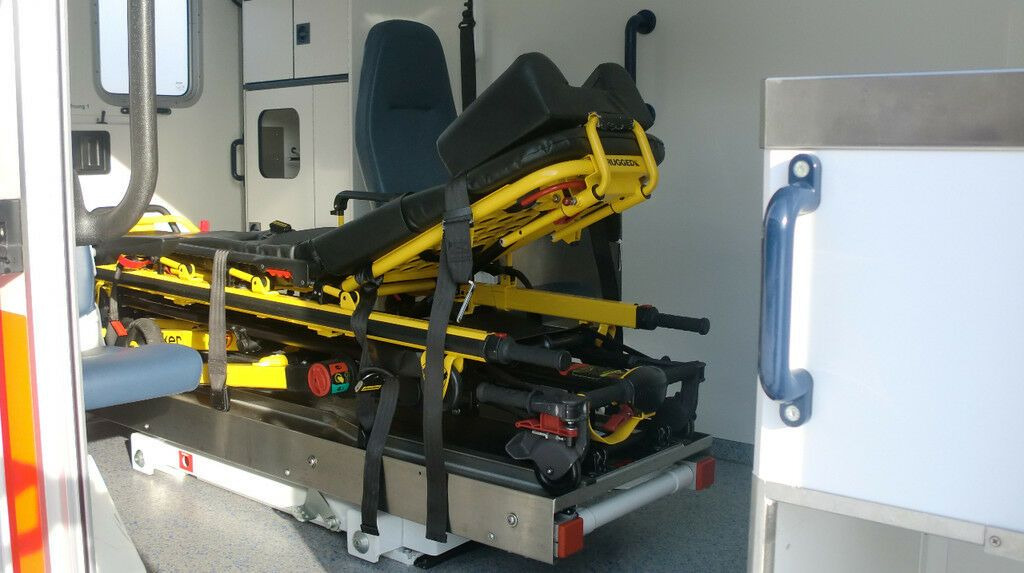 Mercedes-Benz Sprinter 516 CDI 4x4 WAS Koffer // Garantie // Mercedes-Benz Sprinter 516 CDI 4x4 WAS Koffer // Garantie // - سيارة إسعاف: صورة 5 Mercedes-Benz Sprinter 516 CDI 4x4 WAS Koffer // Garantie // Mercedes-Benz Sprinter 516 CDI 4x4 WAS Koffer // Garantie // - سيارة إسعاف: صورة 5