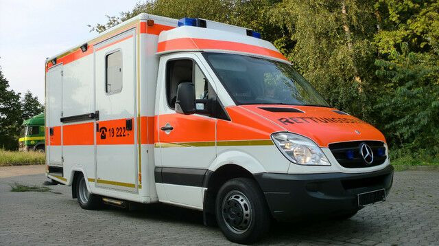Mercedes-Benz Sprinter 516 CDI /on Stock / - سيارة إسعاف: صورة 3 Mercedes-Benz Sprinter 516 CDI /on Stock / - سيارة إسعاف: صورة 3