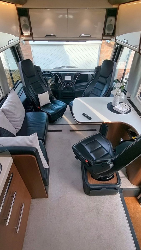 Niesmann + Bischoff Flair 880 BE - موتر هوم متكامل: صورة 2 Niesmann + Bischoff Flair 880 BE - موتر هوم متكامل: صورة 2