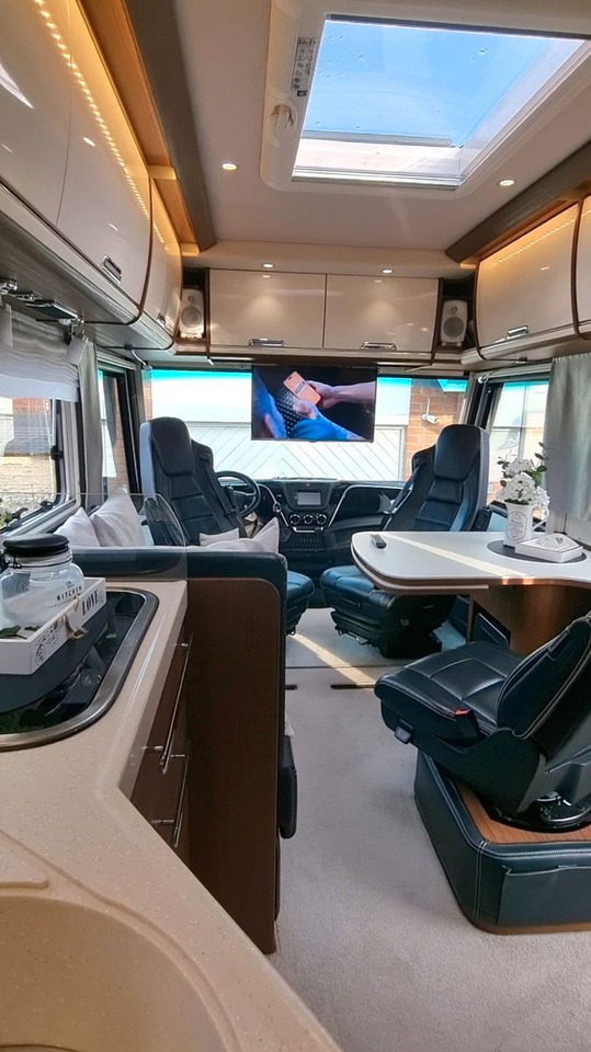 Niesmann + Bischoff Flair 880 BE - موتر هوم متكامل: صورة 3 Niesmann + Bischoff Flair 880 BE - موتر هوم متكامل: صورة 3