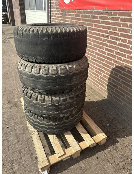 4 Banden 11.5/80.15.3 - Gebruikt - إطارات - شاحنة: صورة 2 4 Banden 11.5/80.15.3 - Gebruikt - إطارات - شاحنة: صورة 2