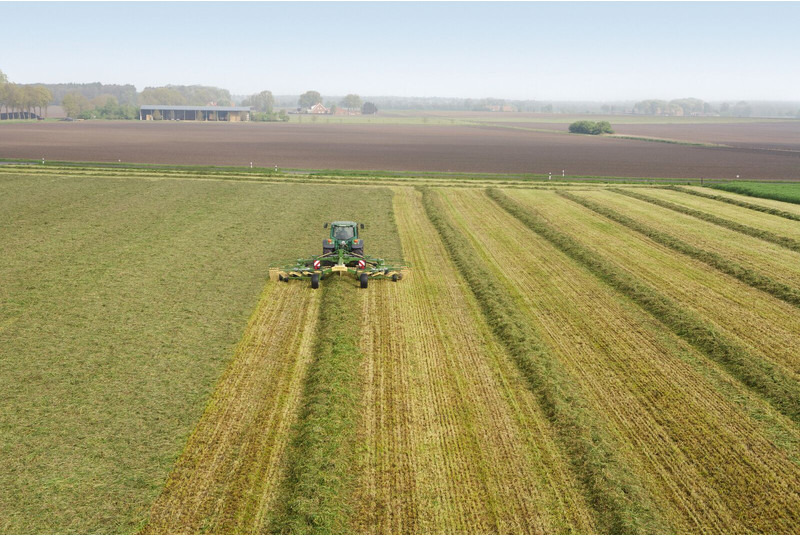 Krone Middenaflegharken met twee elementen - نشارة الدريس/ شوكة جرف: صورة 4 Krone Middenaflegharken met twee elementen - نشارة الدريس/ شوكة جرف: صورة 4