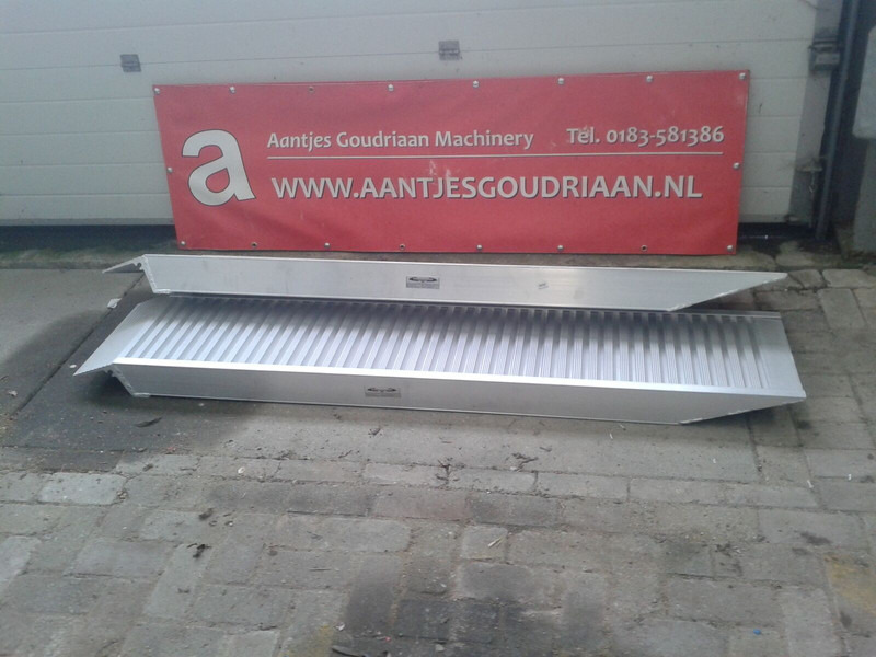 RIJPLANKEN 2 meter - منحدر تحميل: صورة 1 RIJPLANKEN 2 meter - منحدر تحميل: صورة 1