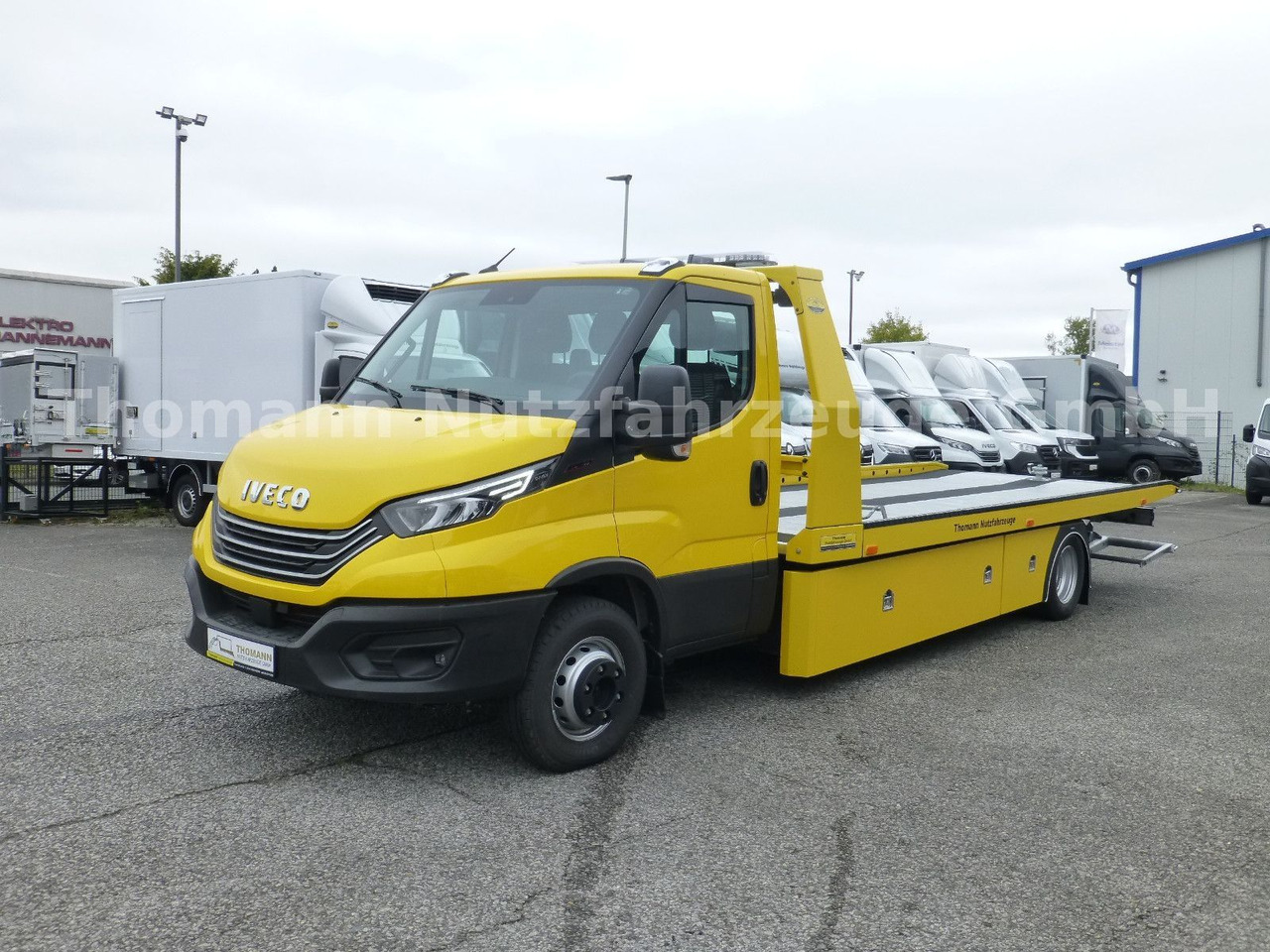 Iveco DAILY 72C18 Schiebeplateu Luftfed Navi Hubbrille - شاحنة سحب: صورة 2 Iveco DAILY 72C18 Schiebeplateu Luftfed Navi Hubbrille - شاحنة سحب: صورة 2