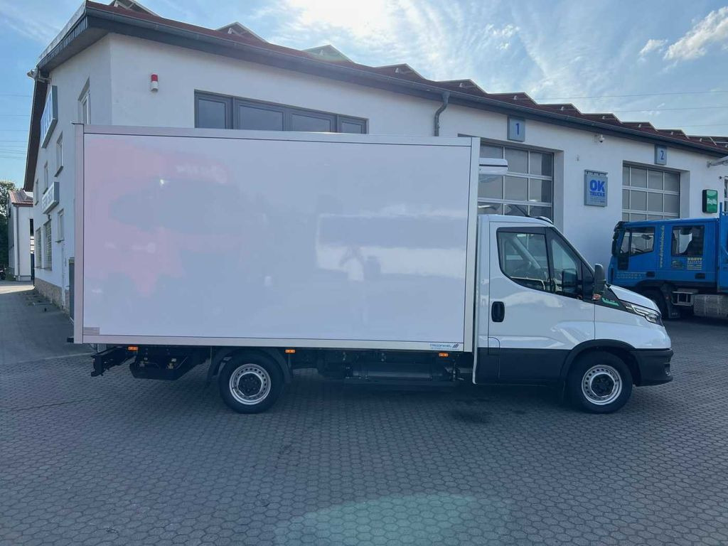 Iveco 35S14 A8 CNG Koffer *3-Sitze*Klima*Automatik* Iveco 35S14 A8 CNG Koffer *3-Sitze*Klima*Automatik* - شاحنة توصيل مبردة: صورة 3 Iveco 35S14 A8 CNG Koffer *3-Sitze*Klima*Automatik* Iveco 35S14 A8 CNG Koffer *3-Sitze*Klima*Automatik* - شاحنة توصيل مبردة: صورة 3