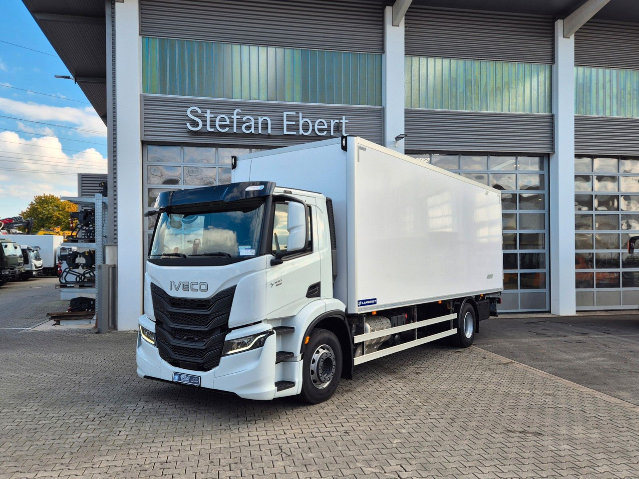 Iveco AD190S40/FP Lamberet Mitsubishi LBW Tür AHK - شاحنة ذات مبرد: صورة 1 Iveco AD190S40/FP Lamberet Mitsubishi LBW Tür AHK - شاحنة ذات مبرد: صورة 1