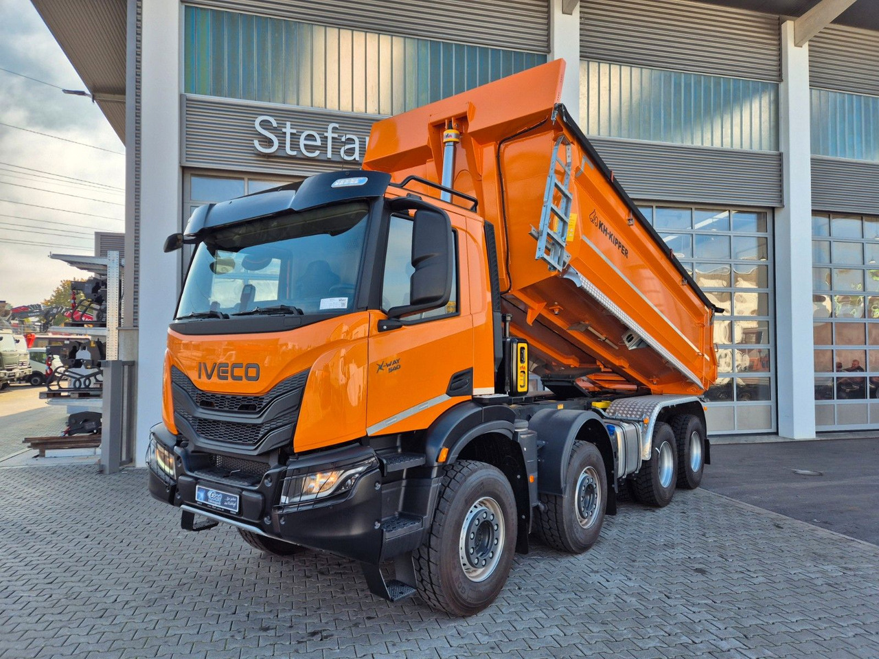Iveco AD360X54Z HR OFF 8x4 Intarder AHK - شاحنة لودر انزلاقي: صورة 1 Iveco AD360X54Z HR OFF 8x4 Intarder AHK - شاحنة لودر انزلاقي: صورة 1