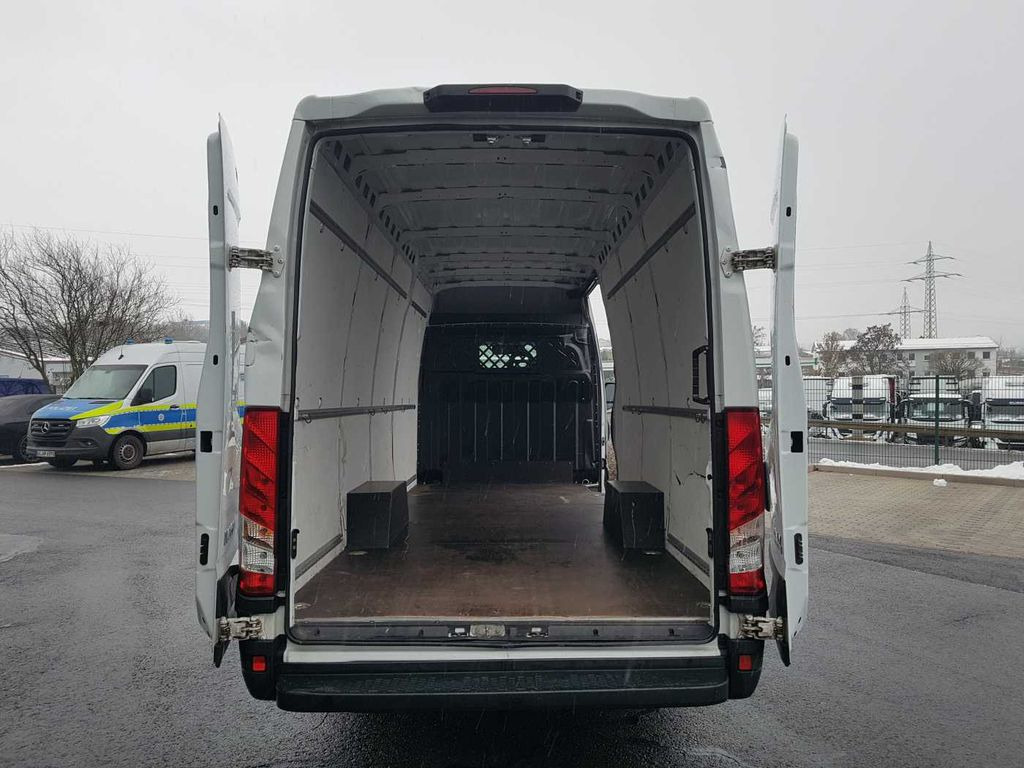 Iveco Daily 35 S16 A8 V *Klima*Automatik*L4.100mm* - فان: صورة 5 Iveco Daily 35 S16 A8 V *Klima*Automatik*L4.100mm* - فان: صورة 5