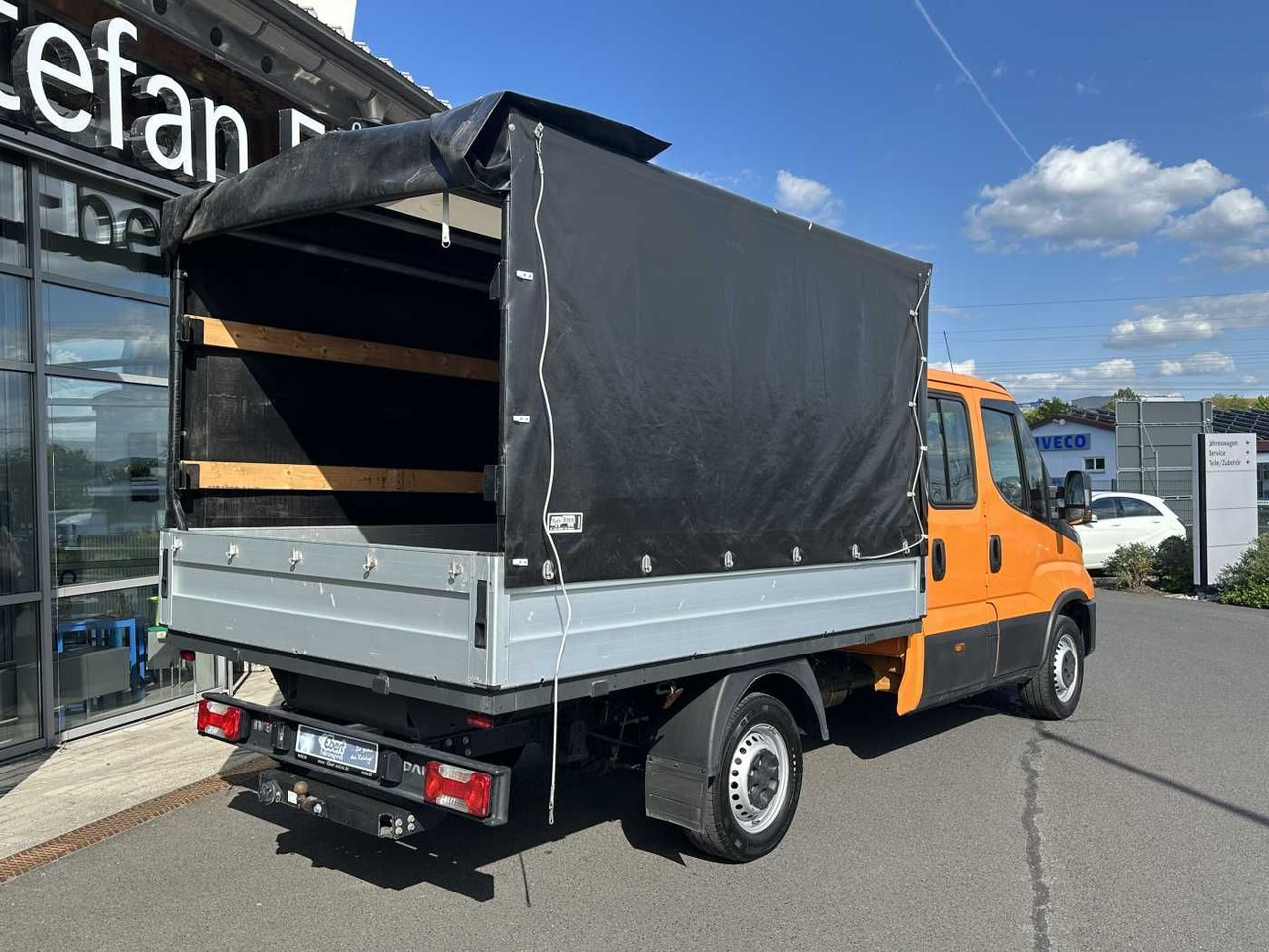 شاحنة مغلقة بستائر جانبية Iveco Daily 35S14 Pritsche+Plane *AHK*Ladekran*7-Sitze: صورة 9