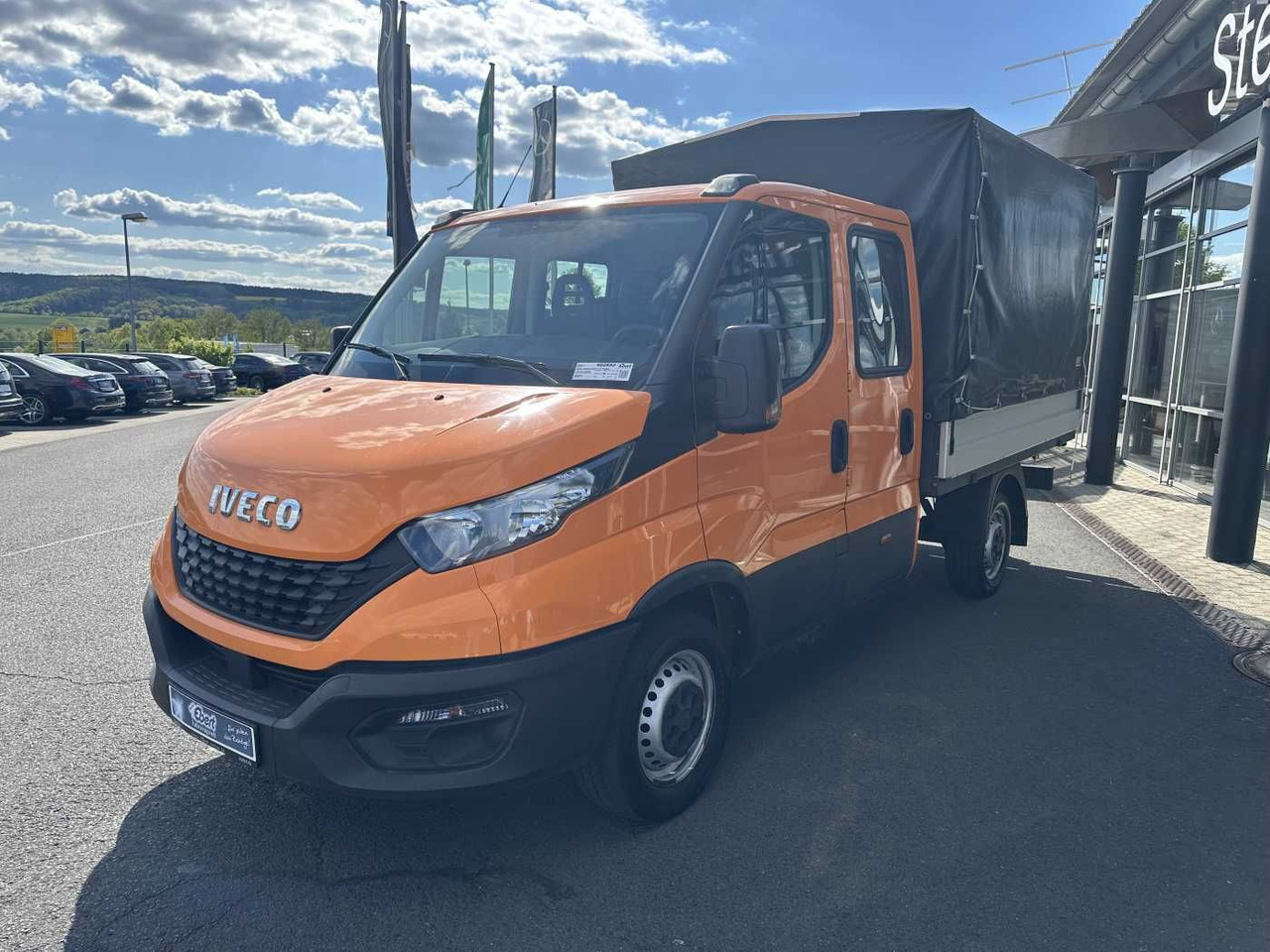 Iveco Daily 35S14 Pritsche+Plane *AHK*Ladekran*7-Sitze - شاحنة توصيل مفتوحة: صورة 3 Iveco Daily 35S14 Pritsche+Plane *AHK*Ladekran*7-Sitze - شاحنة توصيل مفتوحة: صورة 3