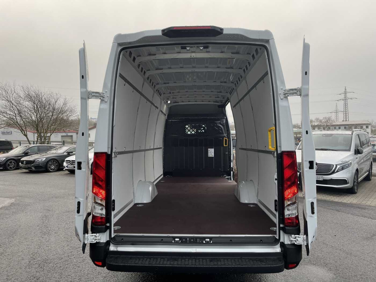 Iveco Daily 35S16V *Klima*R4.100mm* - فان: صورة 5 Iveco Daily 35S16V *Klima*R4.100mm* - فان: صورة 5