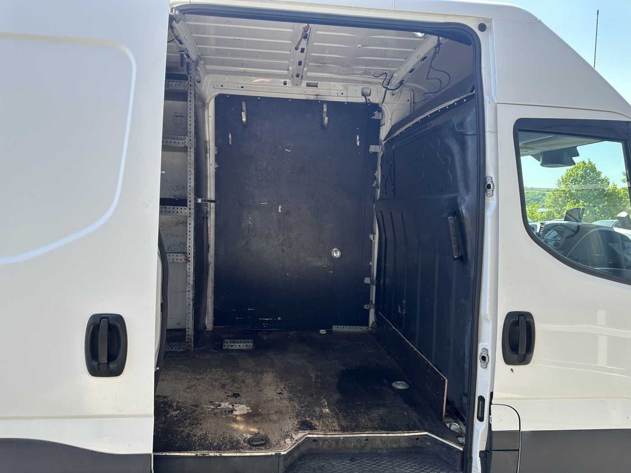 Iveco Daily 50C16 R4.100mm *AHK*Automatik*Ladekran* - فان: صورة 5 Iveco Daily 50C16 R4.100mm *AHK*Automatik*Ladekran* - فان: صورة 5