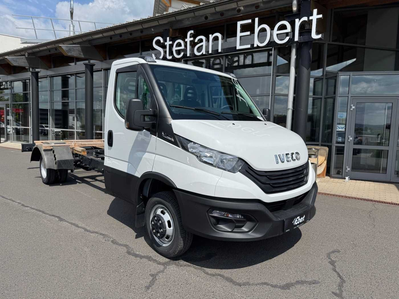 Iveco Daily 50C18 HA8 3.0L *R4.350mm*Klima*Automatik* - شاحنة بهيكل معدني للمقصورة: صورة 1 Iveco Daily 50C18 HA8 3.0L *R4.350mm*Klima*Automatik* - شاحنة بهيكل معدني للمقصورة: صورة 1