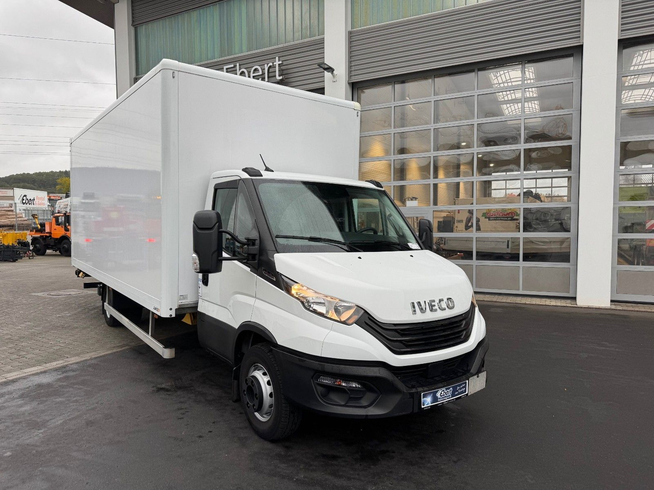 Iveco Daily 70C18 A8 *Koffer*LBW*Automatik* - شاحنة بصندوق مغلق: صورة 2 Iveco Daily 70C18 A8 *Koffer*LBW*Automatik* - شاحنة بصندوق مغلق: صورة 2