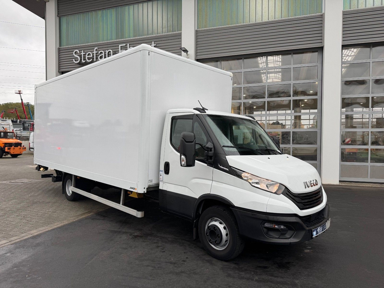 Iveco Daily 70C18 A8 *Koffer*LBW*Automatik* - شاحنة بصندوق مغلق: صورة 1 Iveco Daily 70C18 A8 *Koffer*LBW*Automatik* - شاحنة بصندوق مغلق: صورة 1