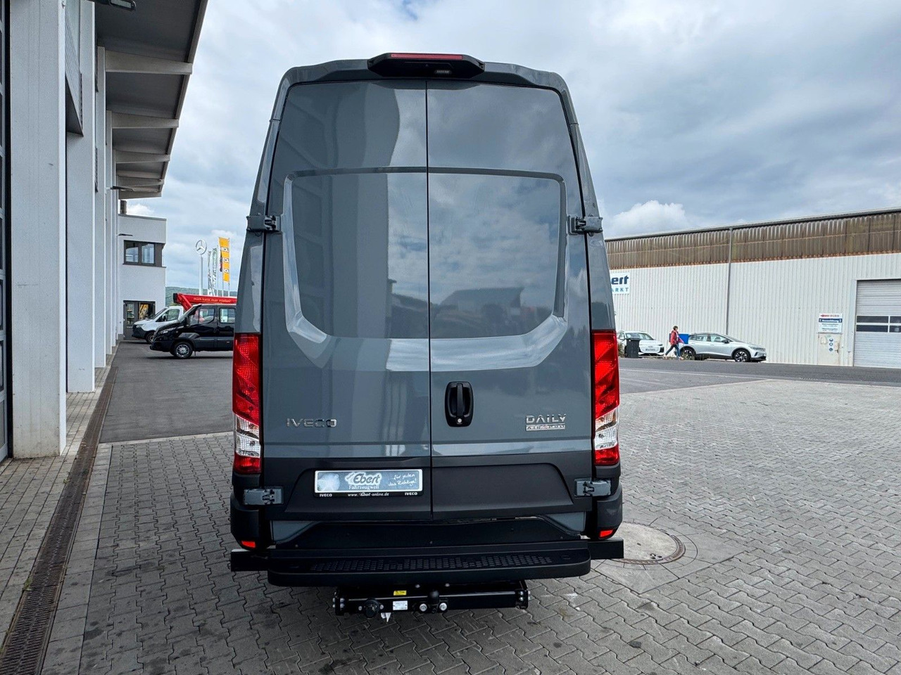 Iveco Daily 70C21 3.0L *L4*H3*Automatik*LED*Luft* 2x - فان: صورة 5 Iveco Daily 70C21 3.0L *L4*H3*Automatik*LED*Luft* 2x - فان: صورة 5