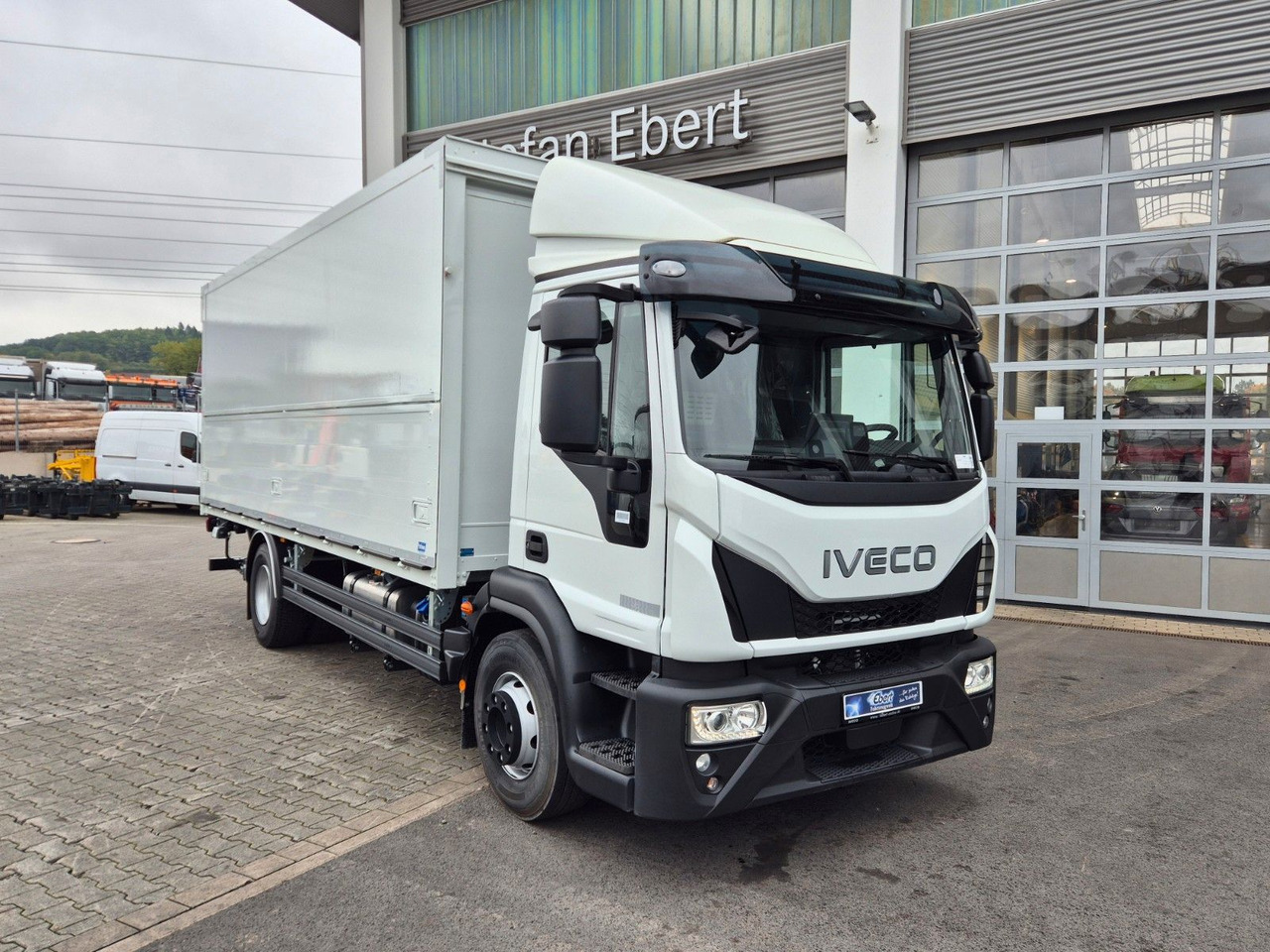 Iveco Eurocargo ML160E28/FP Böse Schwenkwand LBW 2xAHK - شاحنة مشروبات: صورة 4 Iveco Eurocargo ML160E28/FP Böse Schwenkwand LBW 2xAHK - شاحنة مشروبات: صورة 4