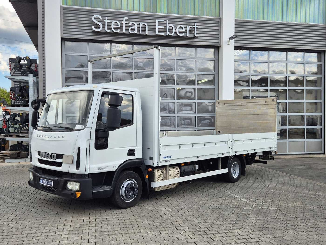 Iveco Eurocargo ML75E21/P Klima Ladebordwand 1.000kg - شاحنة توصيل مفتوحة: صورة 1 Iveco Eurocargo ML75E21/P Klima Ladebordwand 1.000kg - شاحنة توصيل مفتوحة: صورة 1