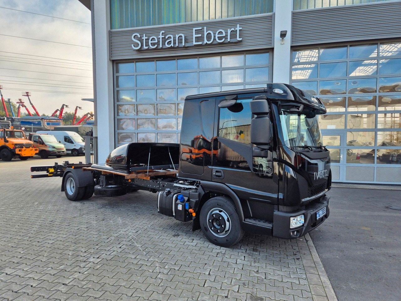 Iveco Eurocargo ML80E22/P 2x AHK Klima Standh. Bett - شاحنة بهيكل معدني للمقصورة: صورة 5 Iveco Eurocargo ML80E22/P 2x AHK Klima Standh. Bett - شاحنة بهيكل معدني للمقصورة: صورة 5