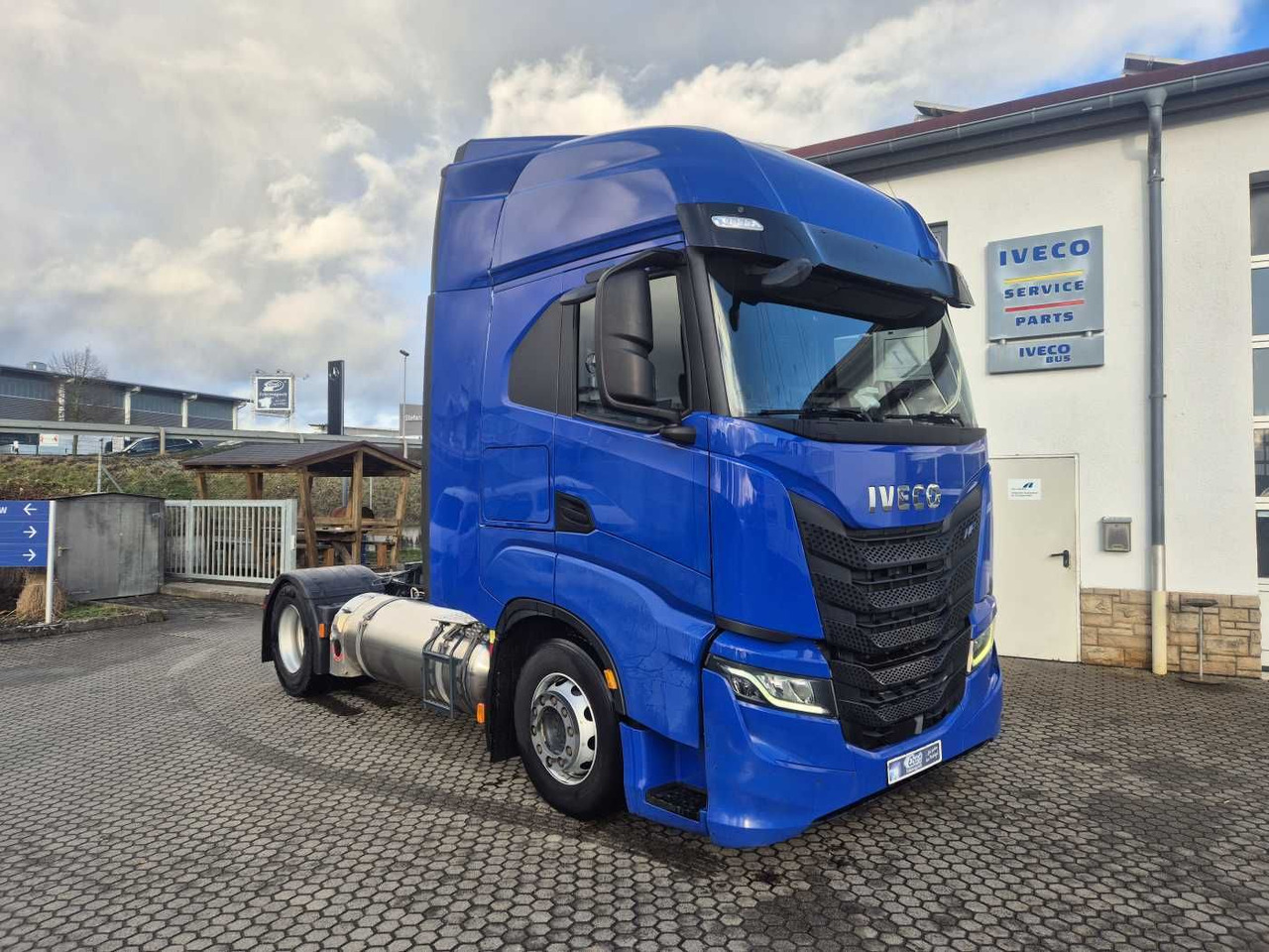 Iveco S-Way 460 NP LNG ACC Intarder Navi - مقطورة السحب: صورة 3 Iveco S-Way 460 NP LNG ACC Intarder Navi - مقطورة السحب: صورة 3