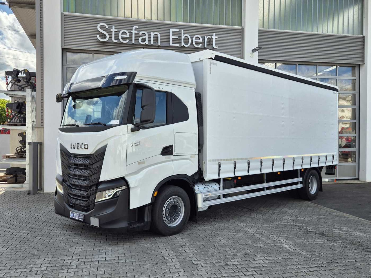 Iveco S-Way AS190S42/P Schiebeplanen LBW 2.000kg AHK - شاحنة ذات ستائر جانبية: صورة 1 Iveco S-Way AS190S42/P Schiebeplanen LBW 2.000kg AHK - شاحنة ذات ستائر جانبية: صورة 1